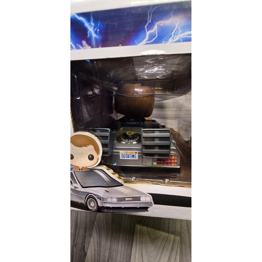 Funko POP Rides 02 Back to the Future Time Machine - Picture 10 of 13